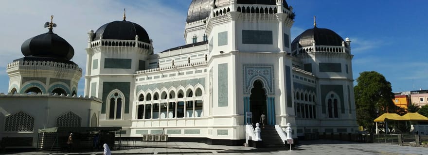 MEDAN : Chauffeur privé pour les excursions à Medan