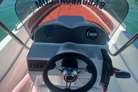 Benalmádena: Boat Rental without License 30 mint trimarchi