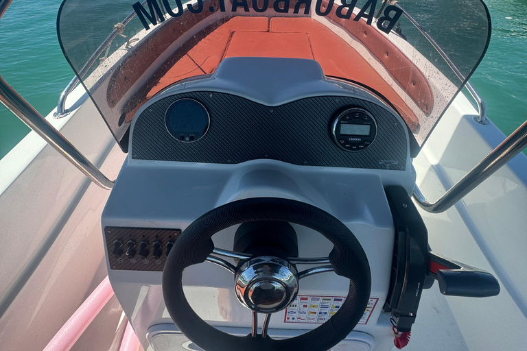 Benalmádena: Boat Rental without License 30 mint trimarchi