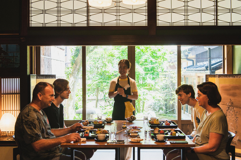 Kanazawa: Temari Sushi Making Class with Instructor