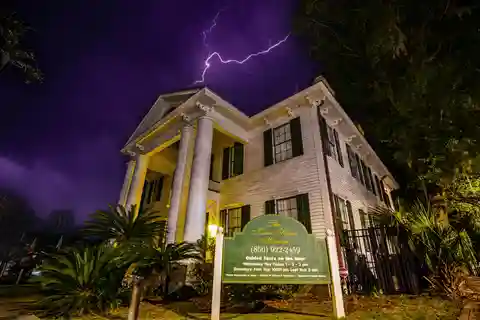 Tallahassee: Trecherous Tallahassee Haunted Walking Tour