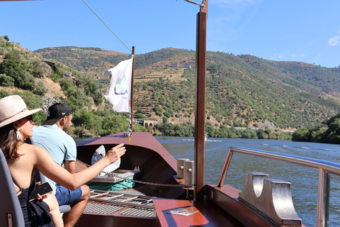 From Porto: 2 Boutique Wineries w/ Winery Lunch & 1-h cruise Tour in English