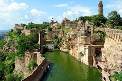 Escursione guidata di un giorno al Forte di Chittorgarh da Udaipur