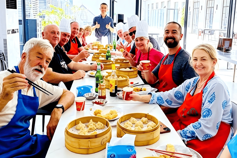 Shanghai: Xiaolongbao Making & Culinary Experience Package B1: Xiaolongbao + Kung Pao Chicken（Groups of 3+）