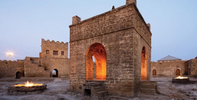 Half Day Ateshgah Fire Temple and Yanardag Private Tour
