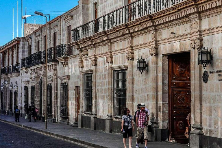 Walking tour of the historic center of Arequipa