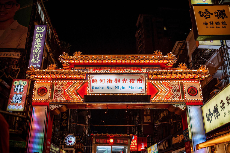Taipei Nightfall: 4 hours Skyline View, Temple & Neon Market