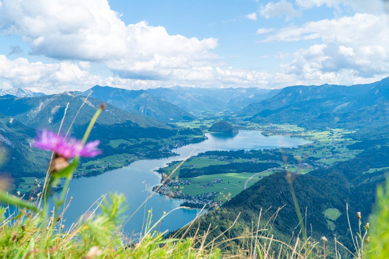 圣吉尔根：沃尔夫冈湖上双人滑翔伞飞行圣吉尔根：双人滑翔伞飞行，俯瞰沃尔夫冈湖