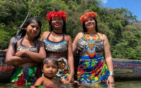 Panama City: Visit the Native Village Embera and a Waterfall
