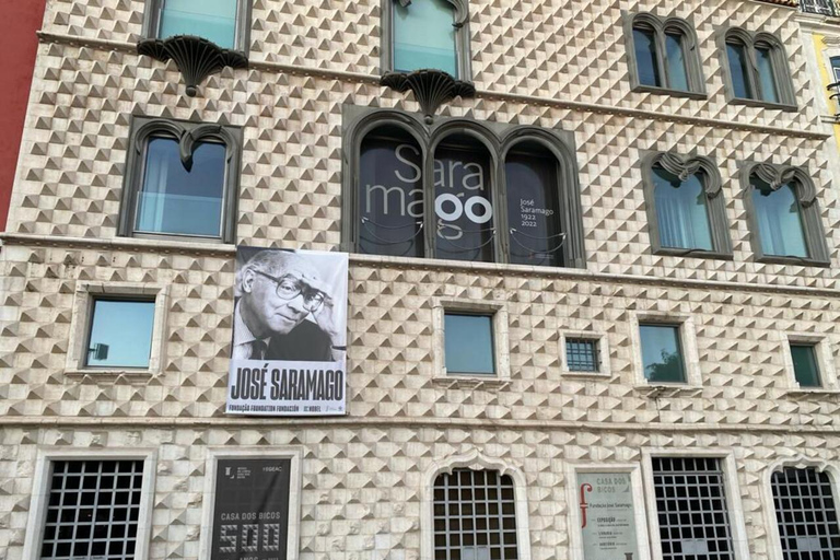 Lisbon: Private full Day Sightseeing tour by tuk-tuk.