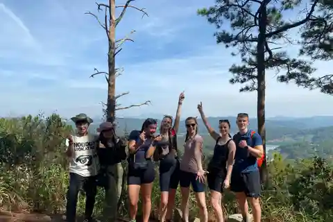 Da Lat : TREKKING PINHAT - SUP/ KAYAK BIJ TUYEN LAM MEER