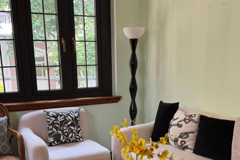 Shanghai Traditions in a Historic Xintiandi Villa