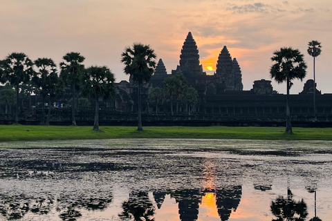 Visite d&#039;Angkor privée d&#039;une journée entière avec coucher ou lever de soleilSiem Reap : Angkor Wat, Angkor Thom, Ta Prohm et Banteay Kdei