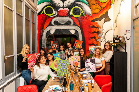 Rome: Afternoon Paint and Sip Experience in Piazza Navona