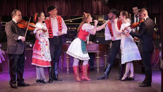 Budapest: Prosecco Dinner Cruise with Live Music