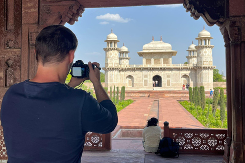 Från Delhi: Taj Mahal soluppgång &amp; Agra dagstur med transferPrivat tur från Delhi med endast bil, förare och guide