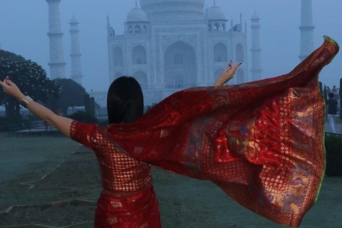 Taj Mahal z profesjonalną sesją zdjęciową.