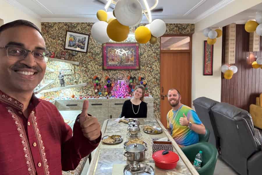 Erlebe den echten Geschmack Indiens & genieße es mit Einheimischen in einem Haus in Delhi. Foto: GetYourGuide Erlebe den echten Geschmack Indiens & genieße es mit Einheimischen in einem Haus in Delhi. Foto: GetYourGuide