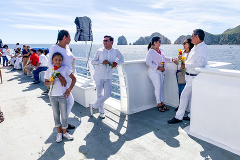 Cabo San Lucas: Whale Watching Tour with Breakfast