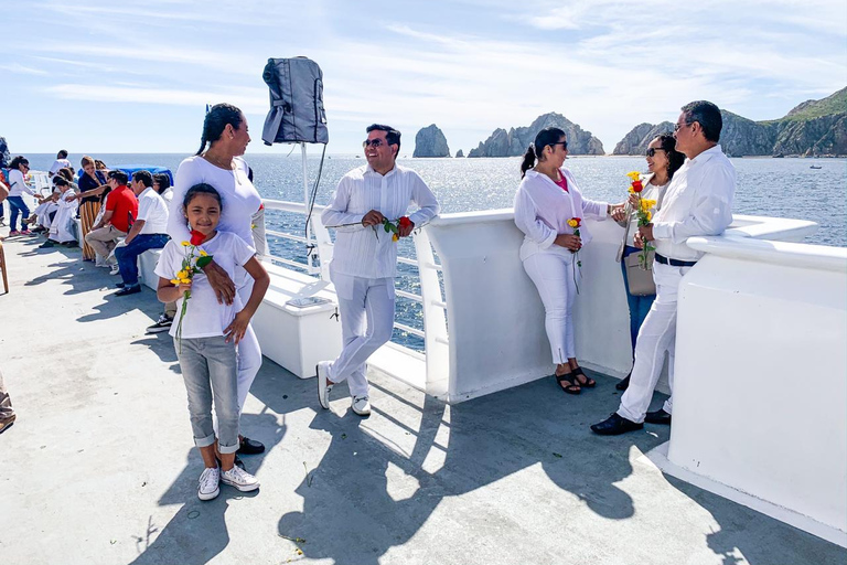 Cabo San Lucas: Whale Watching Tour with Breakfast