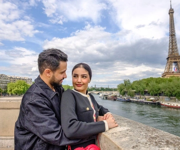 Paris: Private Photoshoot at the Eiffel Tower