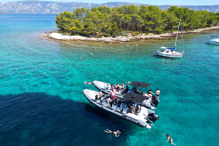 Makarska: 3-Island Speedboat Tour with Cave and Blue Lagoon Tour with Pick-up
