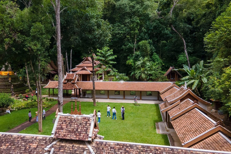 Chiang Mai: Doi Suthep Sunset & Hidden Temple with Guide