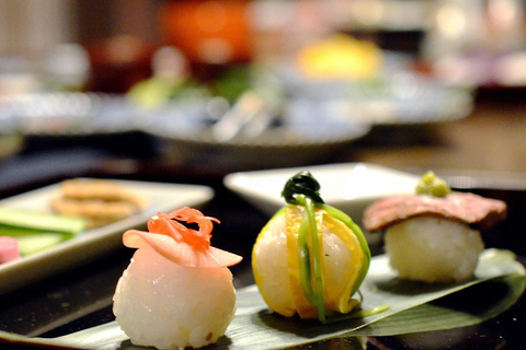 Kanazawa: Temari Sushi-Making Class with Omicho Market Visit