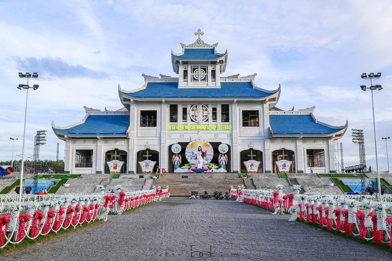 Hue: Phong Nha Cave Day Trip with Lunch and Boat Ride