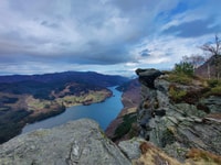 Himakånå (Little Trolltunga) - Housity