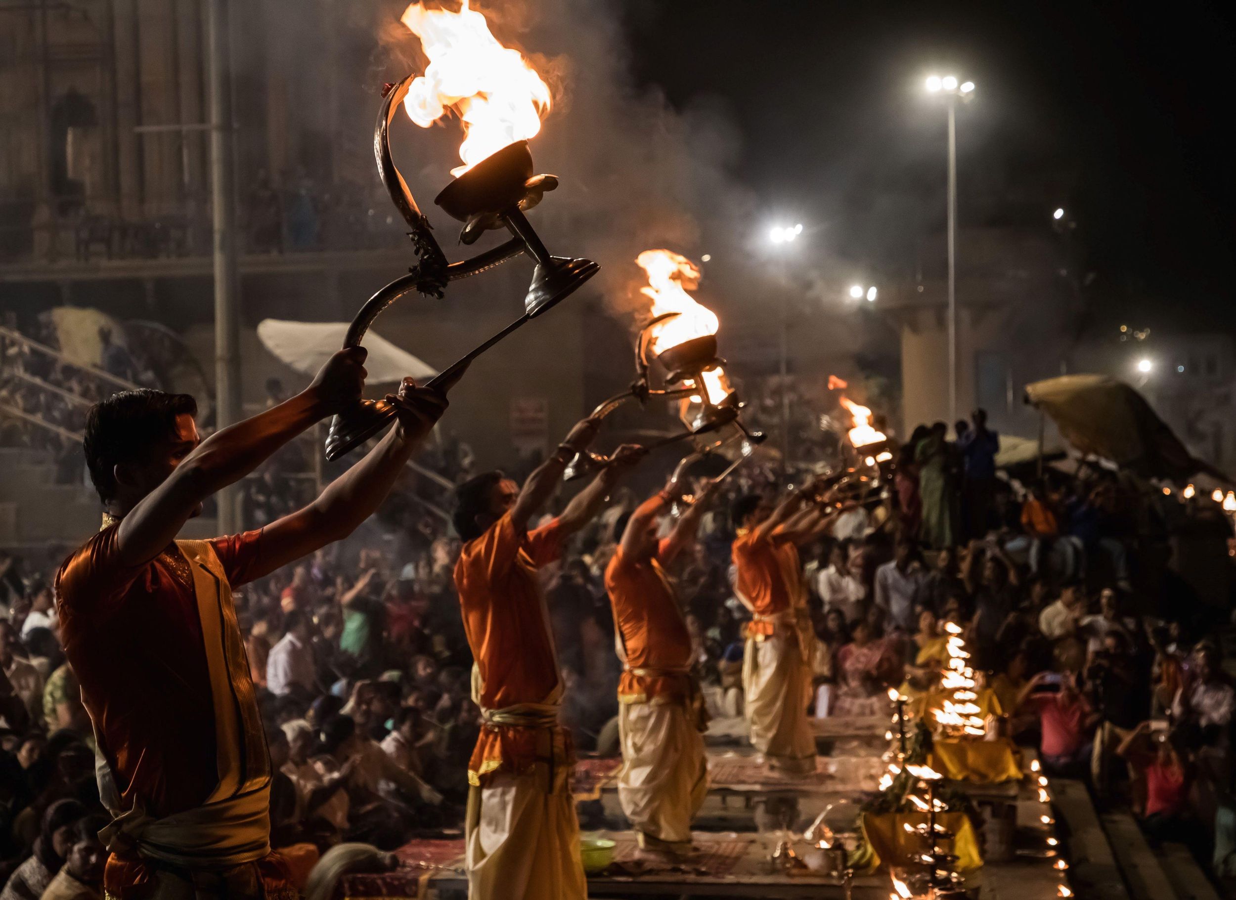 Abendliche Stadtführung durch Varanasi – Aarti & Bootstour