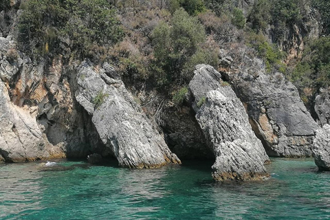 Korfu: Privater Segeltörn zu den Höhlen an der Nordostküste