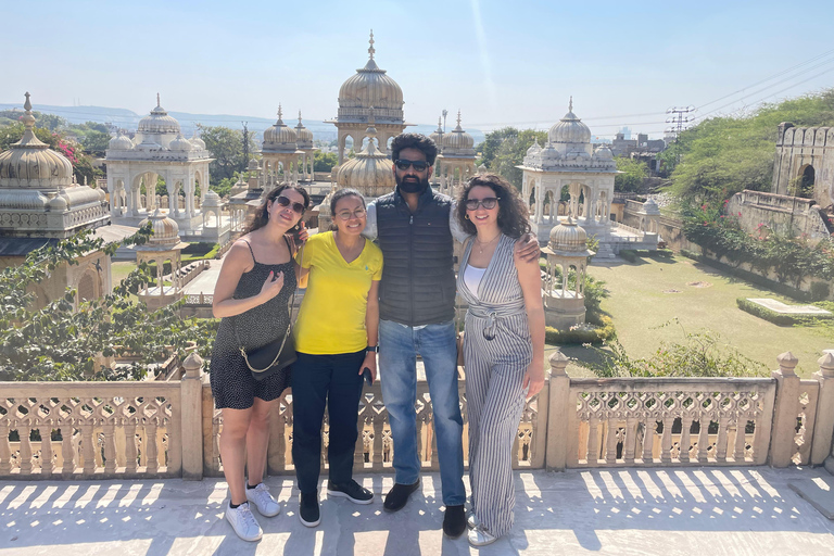 Jaipur: Private Guided Tour with Local Family Meal