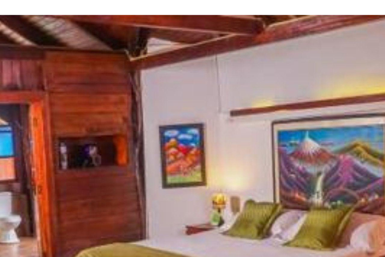 Riserva Yapakam: avventura guidata di 2 giorni con alloggioRiserva di Yapakam: avventura guidata di 2 giorni con alloggio