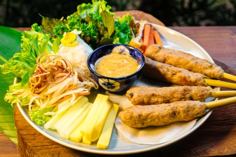 Hue Day Tour by Scenic Train – Royal Hue Lunch & Salt Coffee