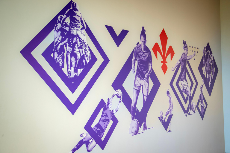 Florence: ACF Fiorentina Viola Park Guided Tour & Drink Tour in English