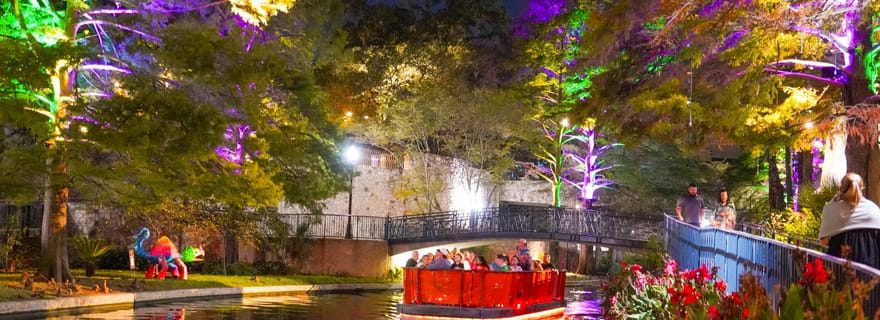 San Antonio : visite nocturne en voiture avec croisière fluviale