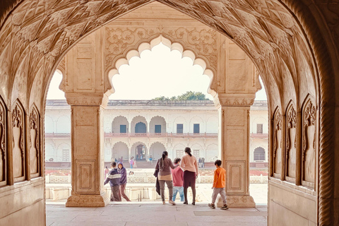 Da Jaipur: Tour privato dell&#039;alba di Tajmahal e della città di Agra in autoAuto AC con autista e guida + drop Jaipur o Delhi