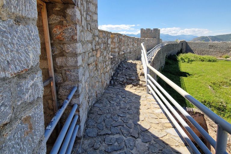 Ohrid: Tour a pie de la ciudad con San Juan en la Iglesia de Kaneo