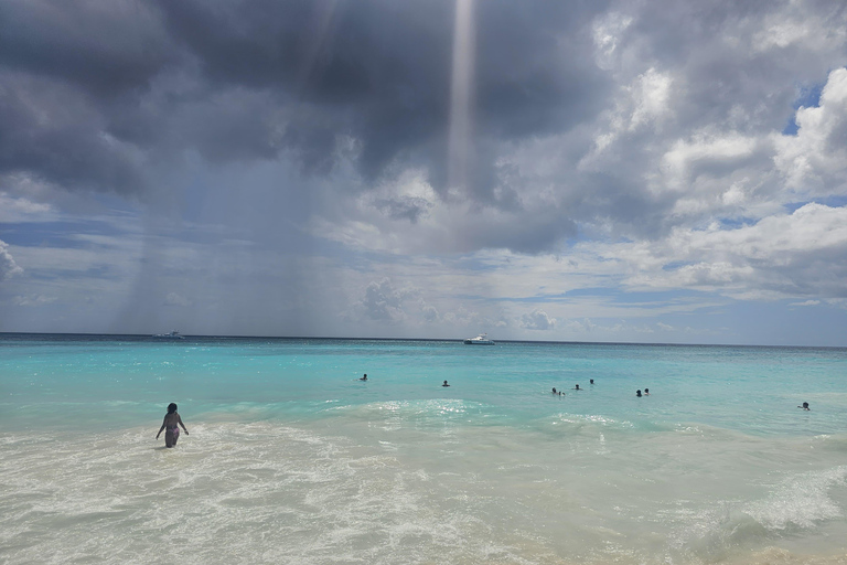 VIP tour to Saona Island by speedboat with a visit to paradise beaches SAONA ISLAND VIP SPANISH