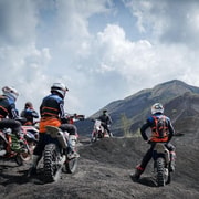 Mount Batur: Sunrise Dirt Bike Trek with Trained Riders