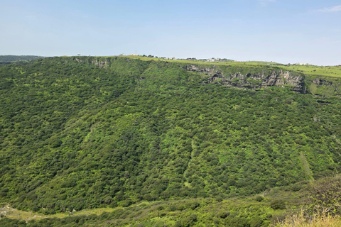 Salalah: Al Fazayah Beach, Shaat Viewpoint & Mugsail Tour