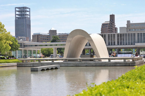 Hiroshima: Private Hiroshima & Miyajima Day Trip with Car