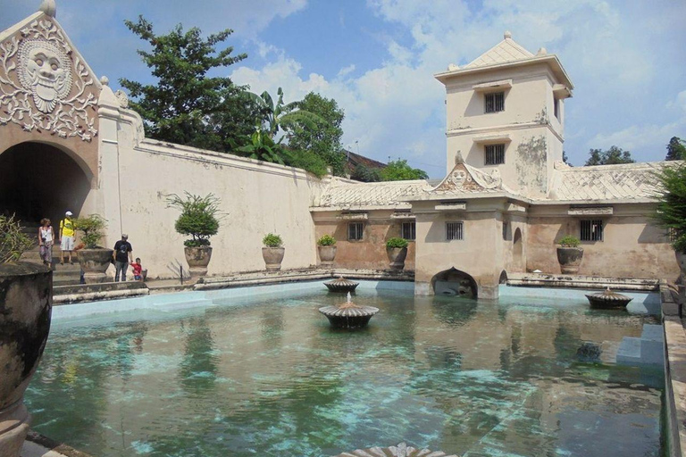 Sultan Palace, Water Castle & Merapi Volcano 4WD Jeep Tour Sultan Palace, Water Castle & Merapi 4WD Jeep Day Tour