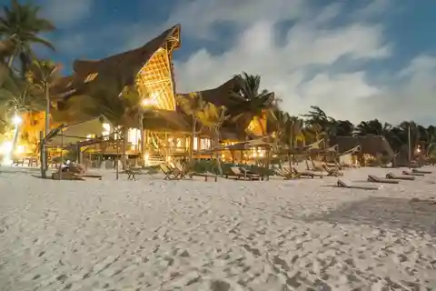 Tulum: Ahau de Noche Dinner with Drinks and Hotel Transfer