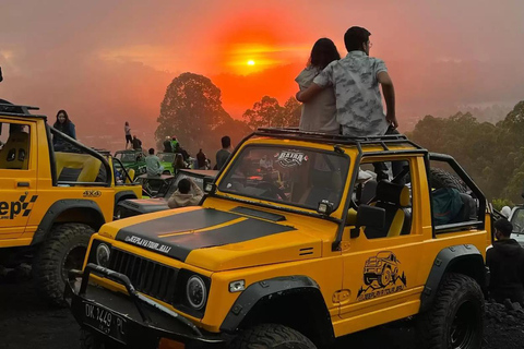 Bali: tour all'alba sul Monte Batur in jeep e alla cascata di Taman SariSolo tour in jeep condivisa (trasferimento)
