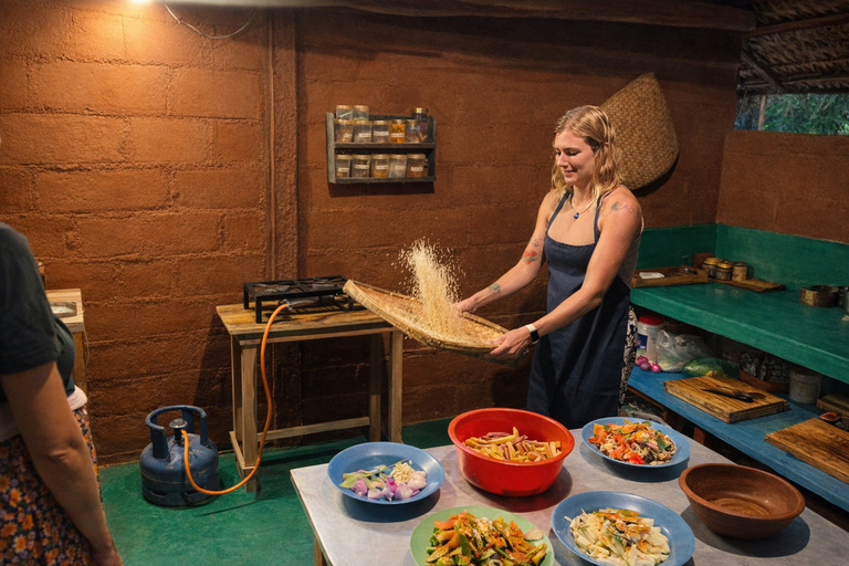 Sigiriya: Cooking Class, Garden Tour & Homemade Meal