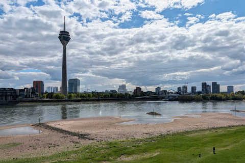 Düsseldorf: 3-Hour Guided Highlights Bike Tour Düsseldorf Highlights: 3-Hour Guided Bicycle Tour in a Mixed Group