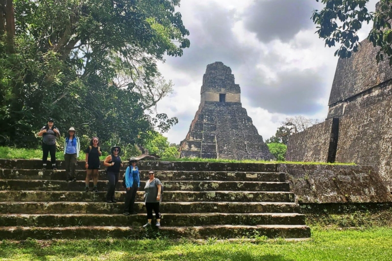 Van Flores: exclusieve tour bij zonsondergang TikalZonsondergangtour