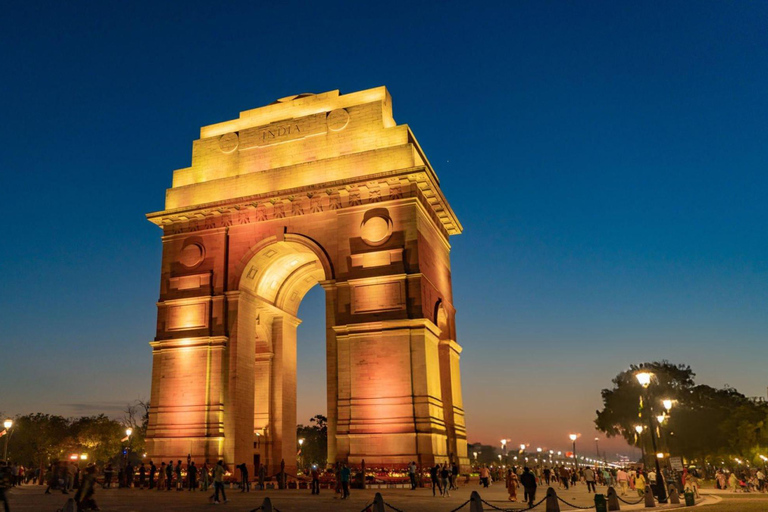 Delhi: Night Tour with Rickshaw Ride and Street Food Private Tour with Rickshaw Ride and Food Tasting